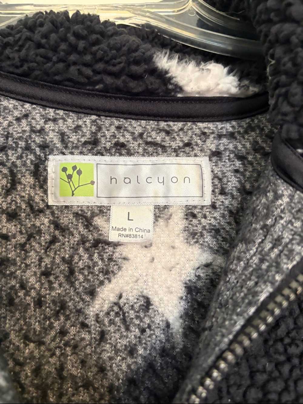 Fuzzy pullover - Picture 2 of 3